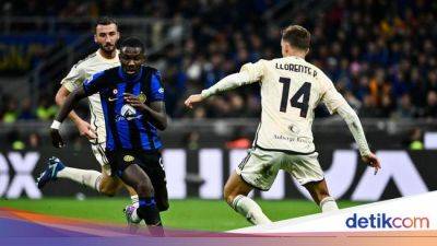 Inter Milan - Daniele De-Rossi - As Roma - AS Roma Vs Inter Milan: Serigala Memble Kalau Bertemu Ular - sport.detik.com