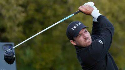 Canada's Nick Taylor takes 1-shot lead into Sunday at waterlogged Phoenix Open