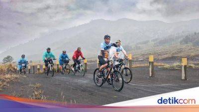 Asyiknya Bersepeda Menyusuri Lautan Pasir Bromo - sport.detik.com