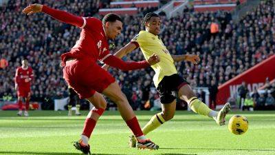 Jurgen Klopp - Harvey Elliott - Darwin Núñez - Luis Díaz - Record breaker Trent Alexander-Arnold reinjures knee - rte.ie - Liverpool