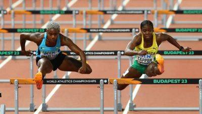 Mo Farah - Charlton and Kerr break world indoor records at Millrose Games - channelnewsasia.com - Britain - New York - Bahamas