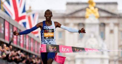 World marathon record holder Kelvin Kiptum dies in accident in Kenya - breakingnews.ie - Kenya - county Marathon