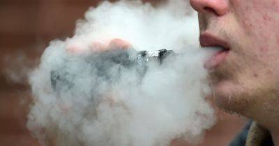 Police issue urgent vape warning to parents after child 'loses consciousness' in school - manchestereveningnews.co.uk