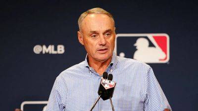 MLB Commissioner Rob Manfred announces his tenure will end after current contract expires