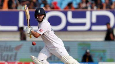 Duckett leads England's robust reply with blazing hundred