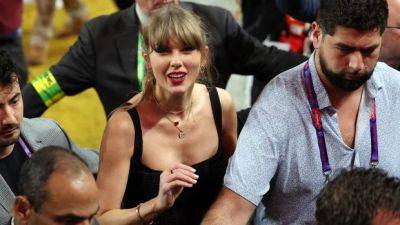 Taylor Swift donates $100,000 US to family of woman killed in Kansas City parade shooting
