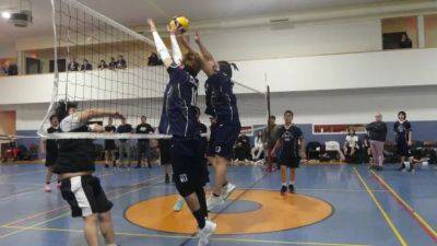 Volleyball sees surge of interest among students in Chisasibi, Que. - cbc.ca