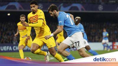 Robert Lewandowski - Ronald Araújo - Diego Armando Maradona - Barcelona Kecewa Gagal Kalahkan Napoli - sport.detik.com