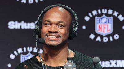Adrian Peterson Says Rumor He's Selling NFL Awards Trophies Is Fake News - foxnews.com - state Texas