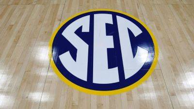 SEC suspends Alabama's Mohamed Wague 1 game for malicious elbow - ESPN