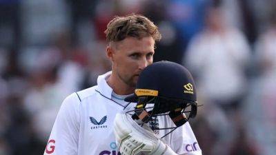 Ollie Robinson - Zak Crawley - Root rescues England with controlled century in India - channelnewsasia.com - India