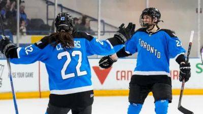 Spooner scores 2 shootout goals to lift PWHL Toronto over New York for 5th straight win