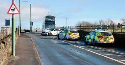 Road shut in Tameside after reports of a crash - manchestereveningnews.co.uk