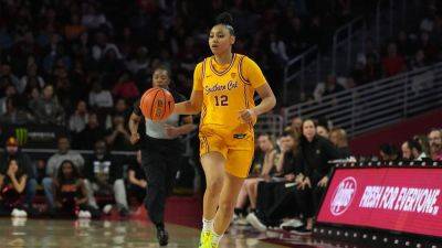 USC basketball star JuJu Watkins drains one-handed basket from behind bench ahead of record-setting night - foxnews.com - Los Angeles - state California - county Riley - state Colorado