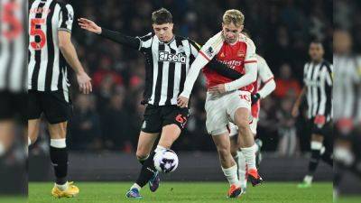 Arsenal Hammer Newcastle To Keep Title Pressure On Liverpool, Manchester City