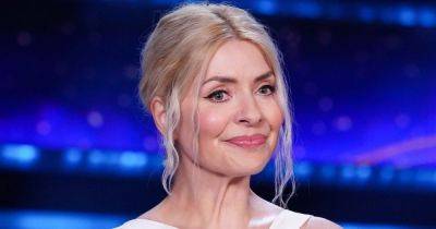 Holly Willoughby leaves Dancing On Ice viewers in disbelief over quarter-final outfit choice