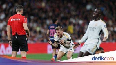 Luka Modric - Sergio Ramos - Toni Kroos - Liga Spanyol - Madrid Kalahkan Sevilla, Viral Toni Kroos Murka pada Wasit - sport.detik.com