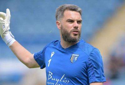 Glenn Morris was back in goal for Gillingham on Saturday and helped to earn a 1-0 win over Wrexham after replacing injured Jake Turner