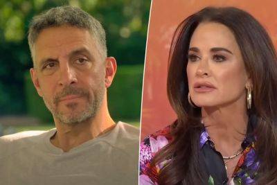 Mauricio Umansky Claps Back At Fans 'Speculating' About Kyle Richards Relationship Status