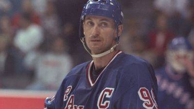 Case potentially containing Wayne Gretzky rookie cards sells for nearly $4M at auction