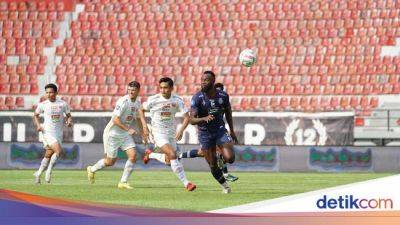 Klasemen Liga 1: Papan Bawah Ketat, Arema FC Kembali ke Zona Merah