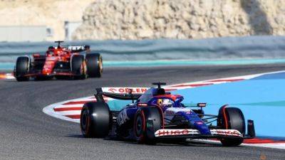 Ricciardo sets opening practice pace in Bahrain