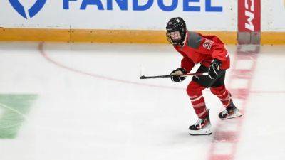 How a switch to the blue-line became a game changer for PWHL Ottawa's Ashton Bell - cbc.ca - Canada - state Minnesota - county Bell