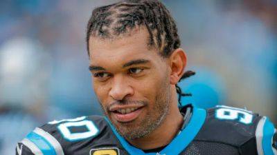 Julius Peppers headlines defensive-focused 2024 Pro Football Hall of Fame class - cbc.ca