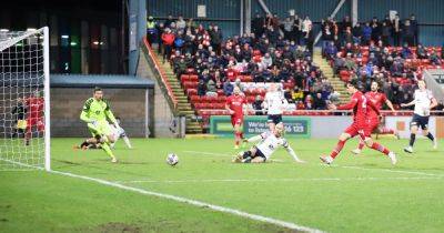 Stirling Albion - Darren Young - Stirling Albion left mystified at display as Montrose end Binos' good run with comfortable win - dailyrecord.co.uk
