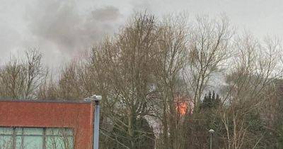 Fire crew rush to Stockport blaze as smoke seen billowing into air - manchestereveningnews.co.uk