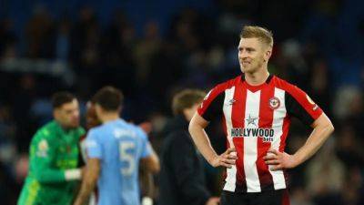 Brentford's Mee out for the season with ankle fracture