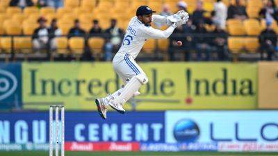 Ravichandran Ashwin - Rishabh Pant - On Dhruv Jurel vs Rishabh Pant Wicket-Keeping Conundrum, Ex-Australia Star's 'Risk' Verdict - sports.ndtv.com - Australia - India