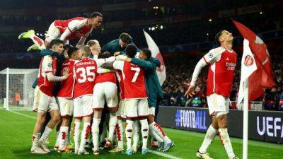 Arsenal edge past Porto on penalties