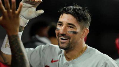 Phillies' Nick Castellanos gives hilarious explanation of MLB players: 'Milk or wine'