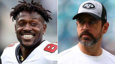 Aaron Rodgers - Joe Biden - Antonio Brown - Donald Trump - Pat Macafee - Antonio Brown takes swipe at Aaron Rodgers after QB is accused of sharing conspiracy theories - foxnews.com - Usa - New York - Jordan - state New Jersey - Costa Rica - county Rutherford - county Bay