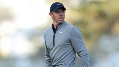 Rory McIlroy shares lead at Players despite drama on 7th hole - ESPN