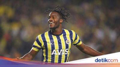 Ricuh di Liga Turki, Eks Striker Chelsea Tendang Suporter Lawan - sport.detik.com - Turkey