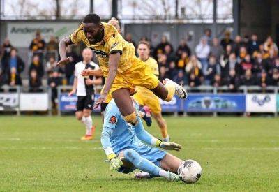 Dartford manager Adrian Pennock lets rip at half-time during 2-0 defeat against Maidstone | Darts two points from safety but boss confident they will stay up