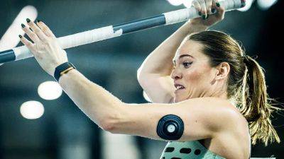 Alysha Newman bows out of indoor world pole vault final with right ankle injury - cbc.ca - France - Scotland - county Clermont