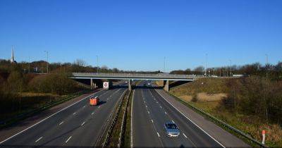 M61 driver 'attacked with hammer' after crash on motorway