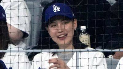 Shohei Ohtani's wife, Mamiko Tanaka, cheers on Dodgers star in team debut