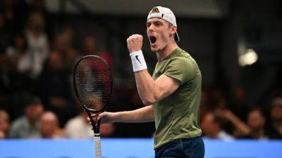 Denis Shapovalov fires 16 aces en route to 1st-round win at Miami Open