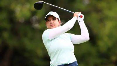 Canadian LPGA Tour hopeful Selena Costabile takes tips from ex-NFLers