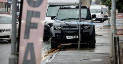 A6 incident: Man stabbed and Land Rover smashed up amid 'disturbance' - manchestereveningnews.co.uk