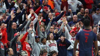 Michael Reaves - Duquesne professor goes viral after canceling class in honor of March Madness win: 'Go celebrate' - foxnews.com - New York - state Kansas - state Nebraska