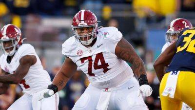 Offensive lineman who left Alabama hints at transferring back to Crimson Tide