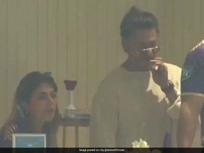 Shah Rukh Khan Caught Smoking During KKR vs SRH IPL Match In Kolkata, Video Goes Viral