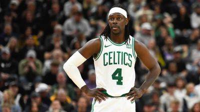 Celtics' Jrue Holiday says he's dealing with 'dead arm,' no timetable for return