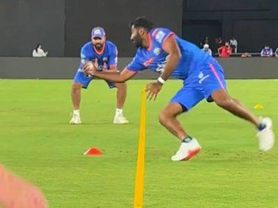 Rohit Sharma - Suryakumar Yadav - Jasprit Bumrah - Gujarat Titans - Watch: Jasprit Bumrah Takes Stunning One-Handed Catch During Practice. Rohit Sharma's Reaction Goes Viral - sports.ndtv.com - Usa - India