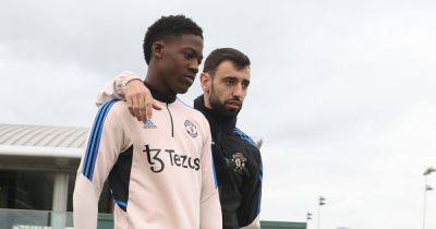 Bruno Fernandes sends three-word message to Kobbie Mainoo after Man United youngster's England debut